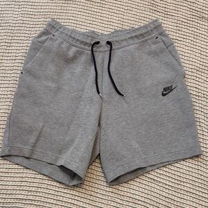 Nike Men’s Gray Fleece Shorts | Size Small | Zip Pocket | Like New